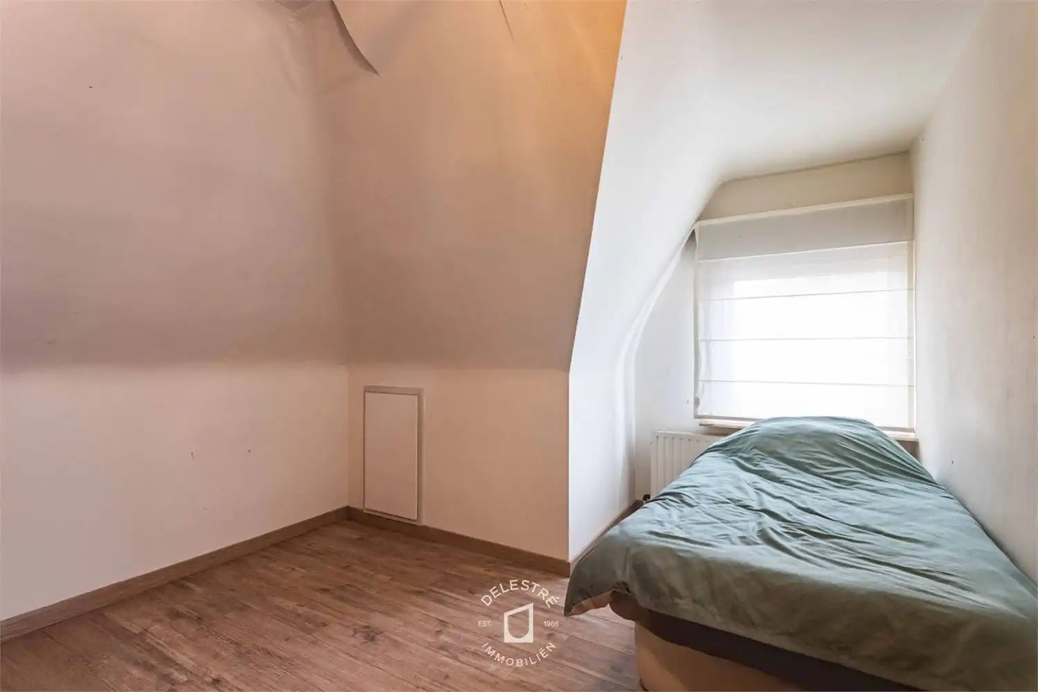 ** IN OPTIE **&nbsp;GERENOVEERDE WONING MET 6 SLPK. EN TUIN foto 24