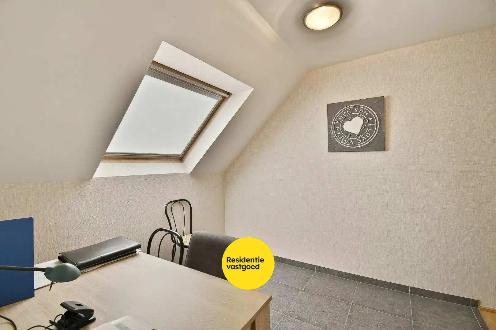 Duplex-appartement in rustige residentie met twee slaapkamers en terras foto 8