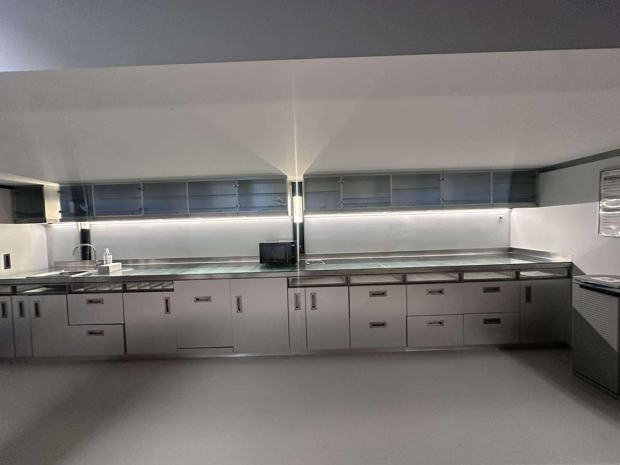 UNIEKE KANTOREN MET PARKING EN VERSCHILLENDE OPPERVLAKTES foto 34
