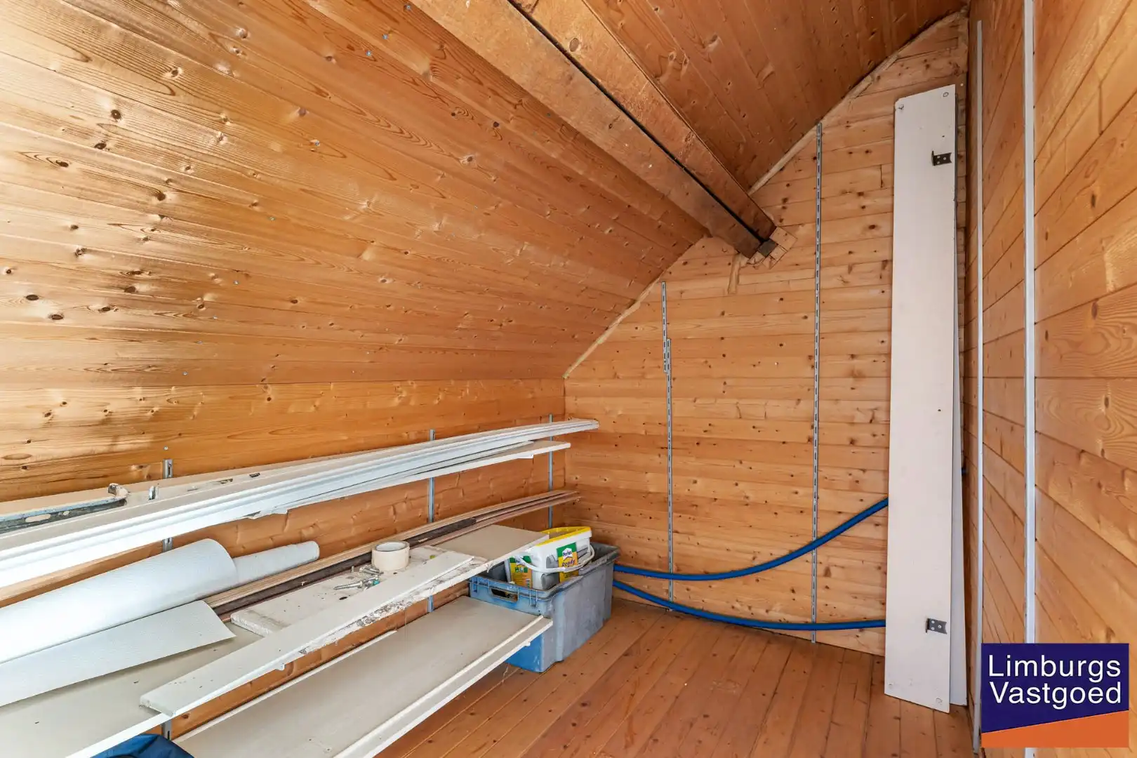 Instapklare woning met ruime loods/werkplaats, 11a 77ca foto 10