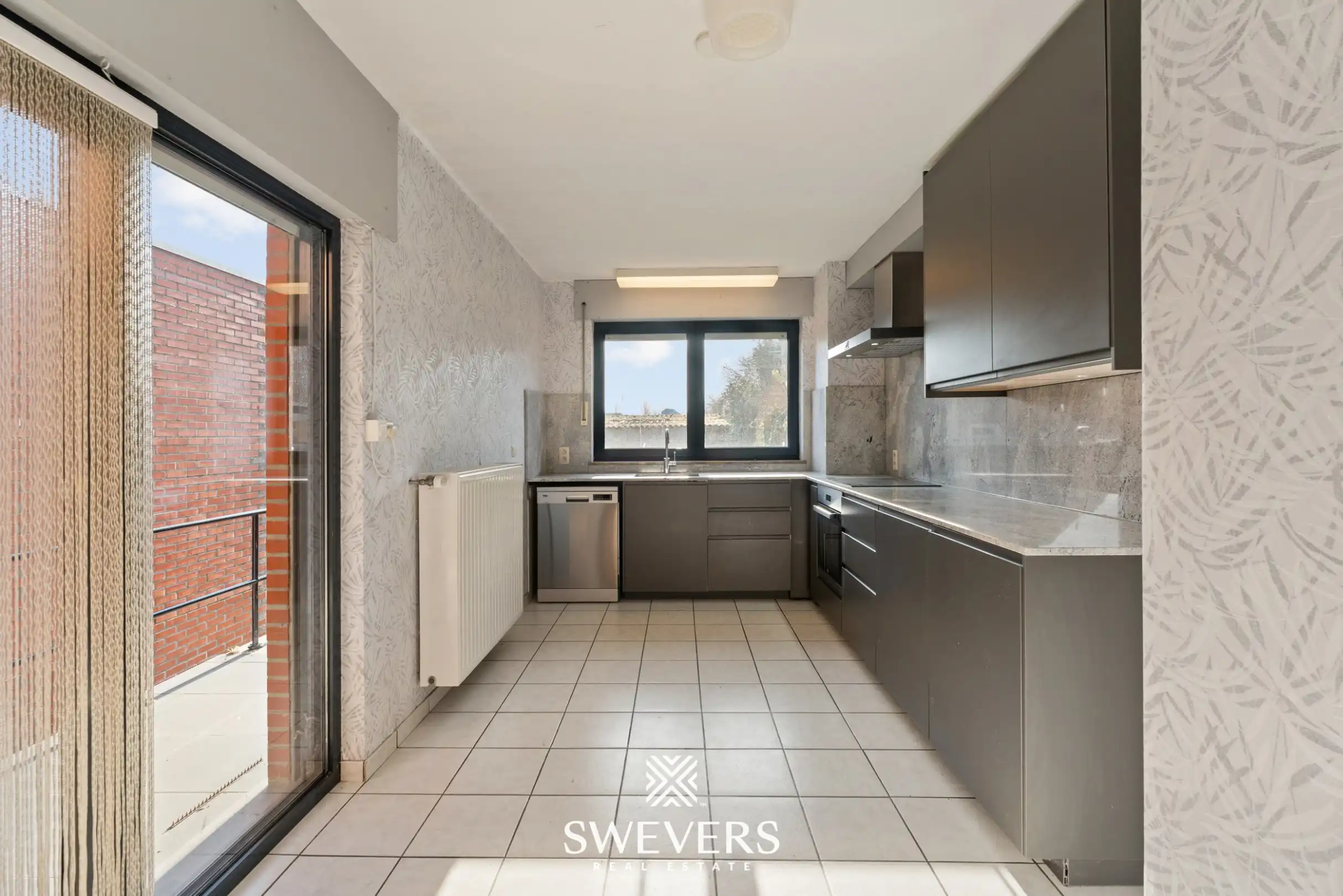 Verrassend ruime gezinswoning: 4 slaapkamers, garage, kelder & zolder   foto 10