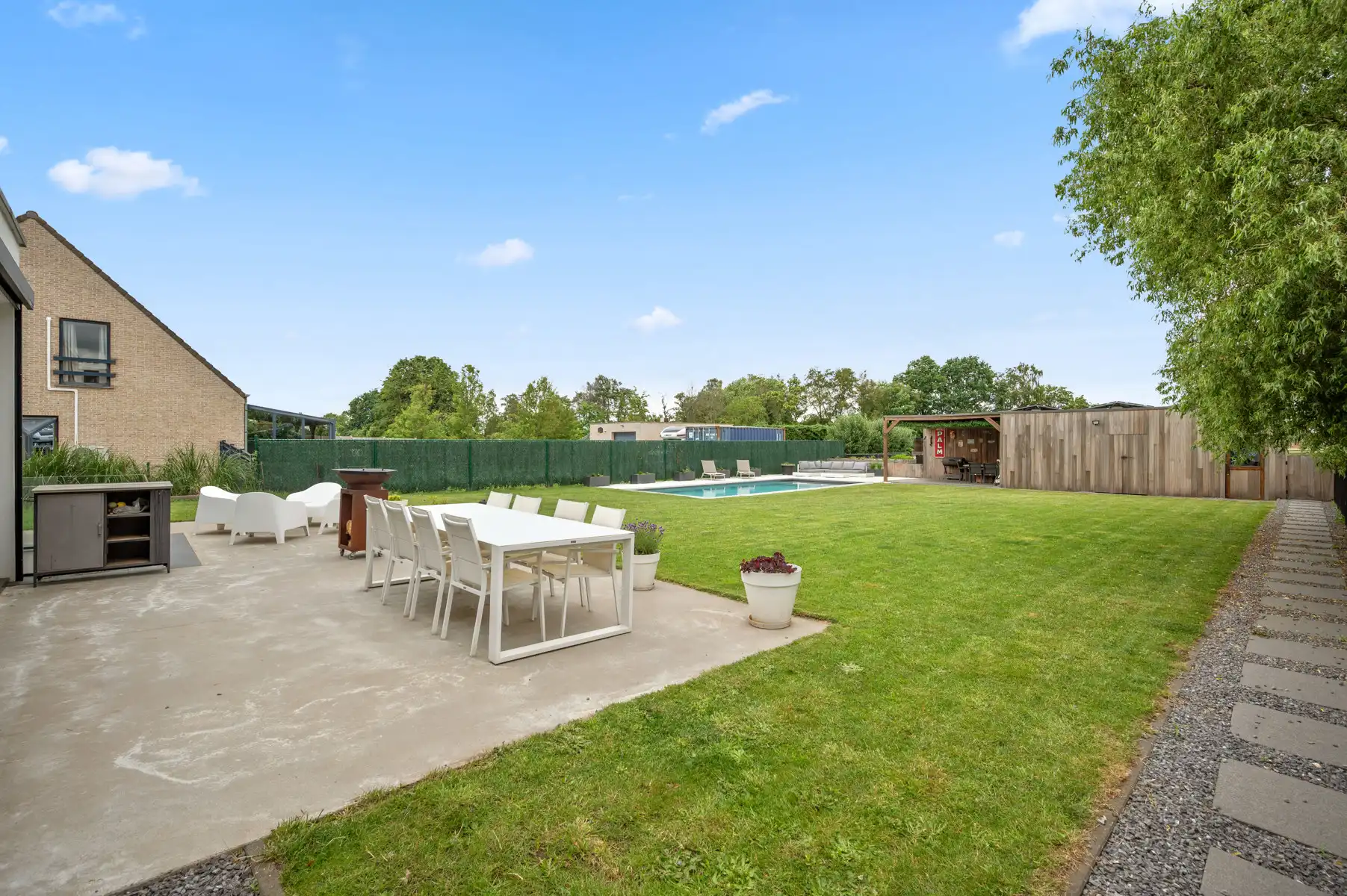 Villa met zwembad in een groene omgeving te PUTTE foto 20