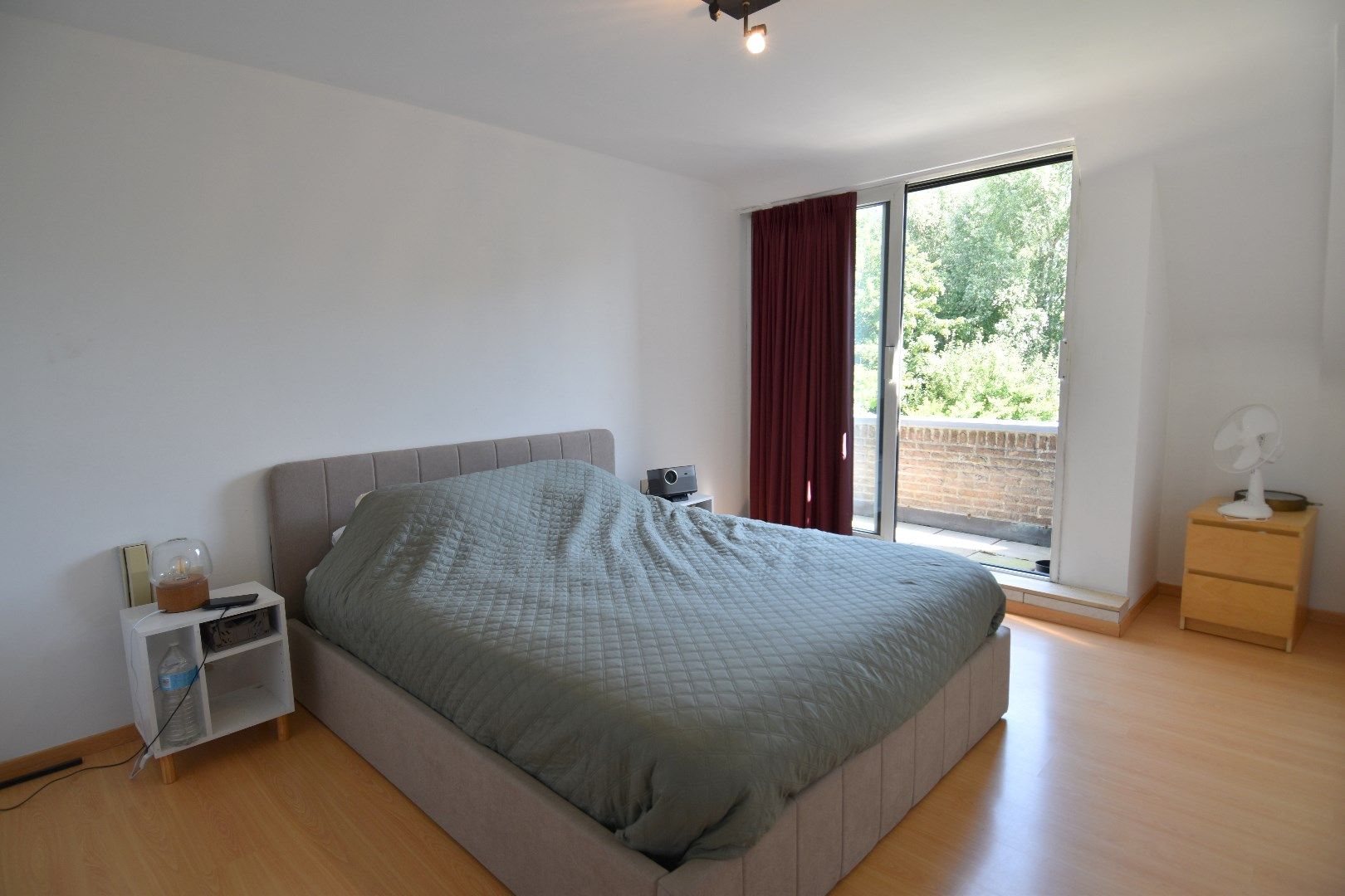 Prachtig, lichtrijk en ruim 3 slaapkamer dak appartement in Rollegem foto 9