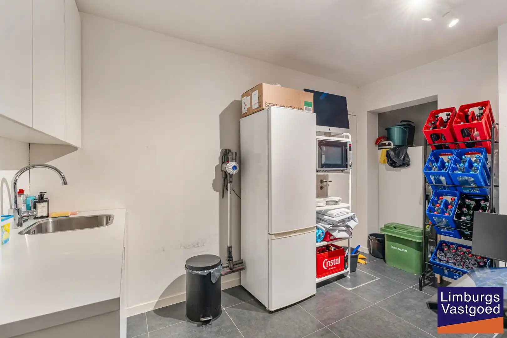 Modern instapklaar kantoor in Hasselt centrum met energielabel B foto 21