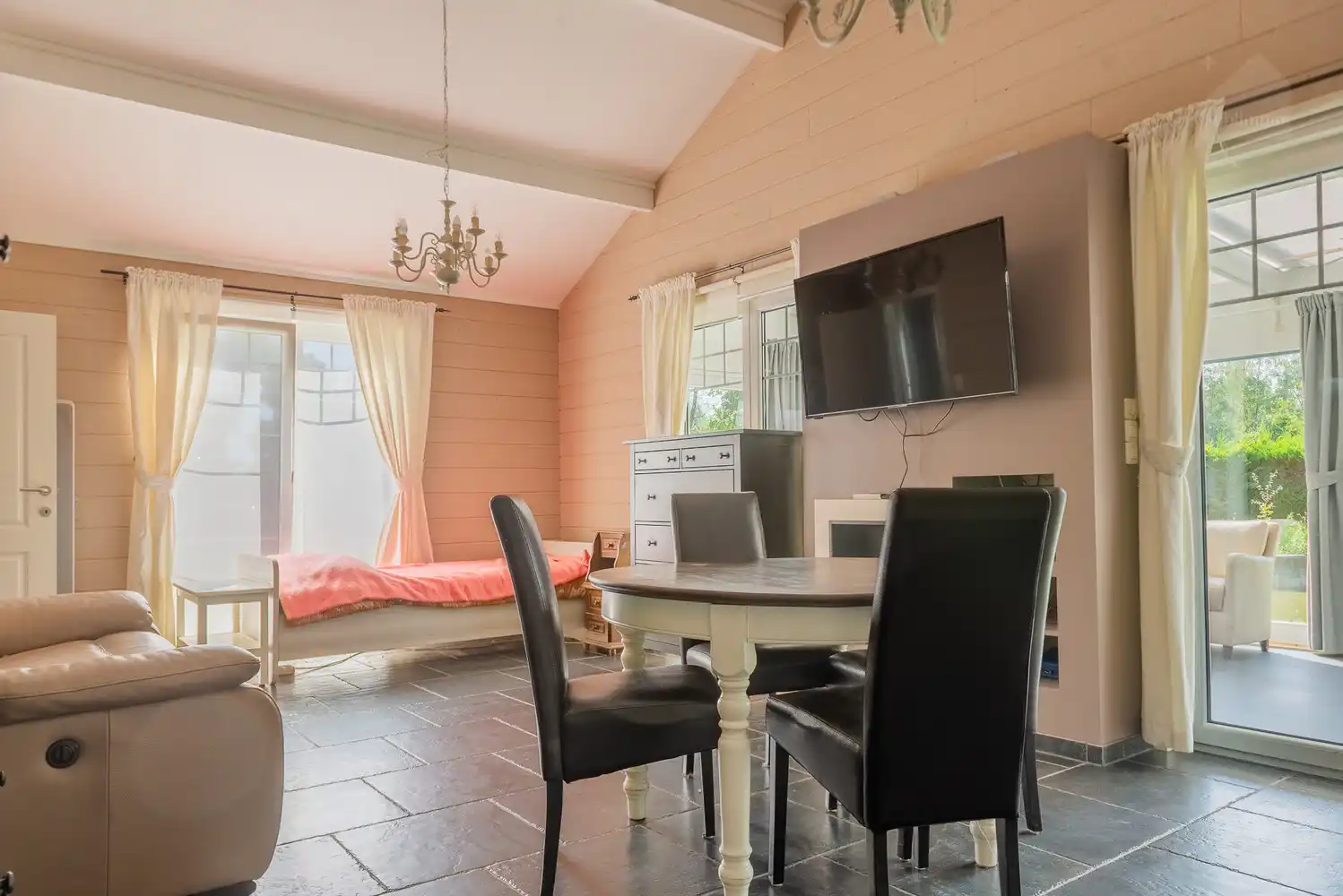 Charmante chalet met vijver op 1.059 m² in Laakdal (Veerle) foto 11
