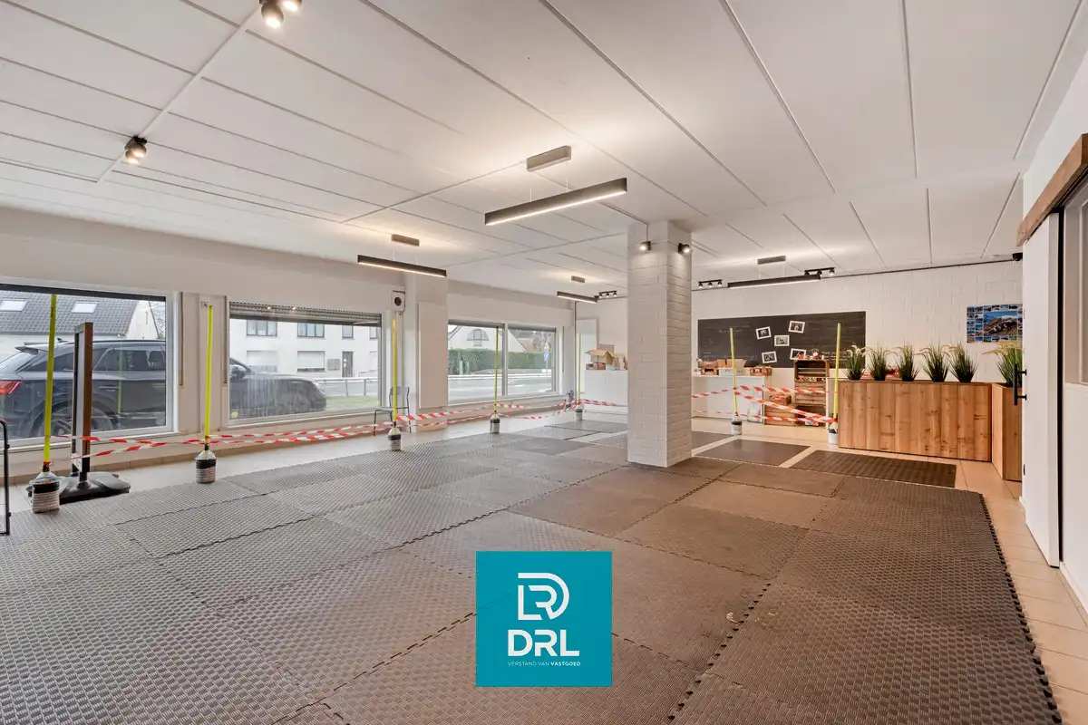 Uniek handelshuis met instapklare woning en binnenzwembad foto 4