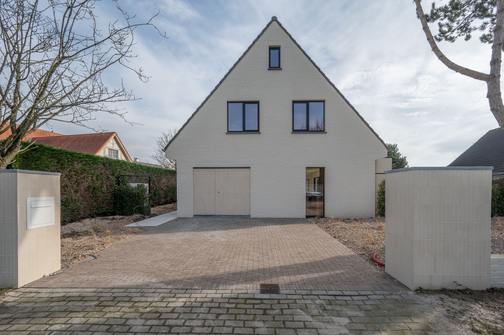 Subliem gerenoveerde villa in een rustige, residentiële villawijk foto 33