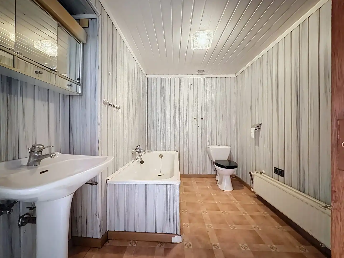 Charmante open bebouwing met grote tuin, hangaar en veel potentieel in Linter foto 11