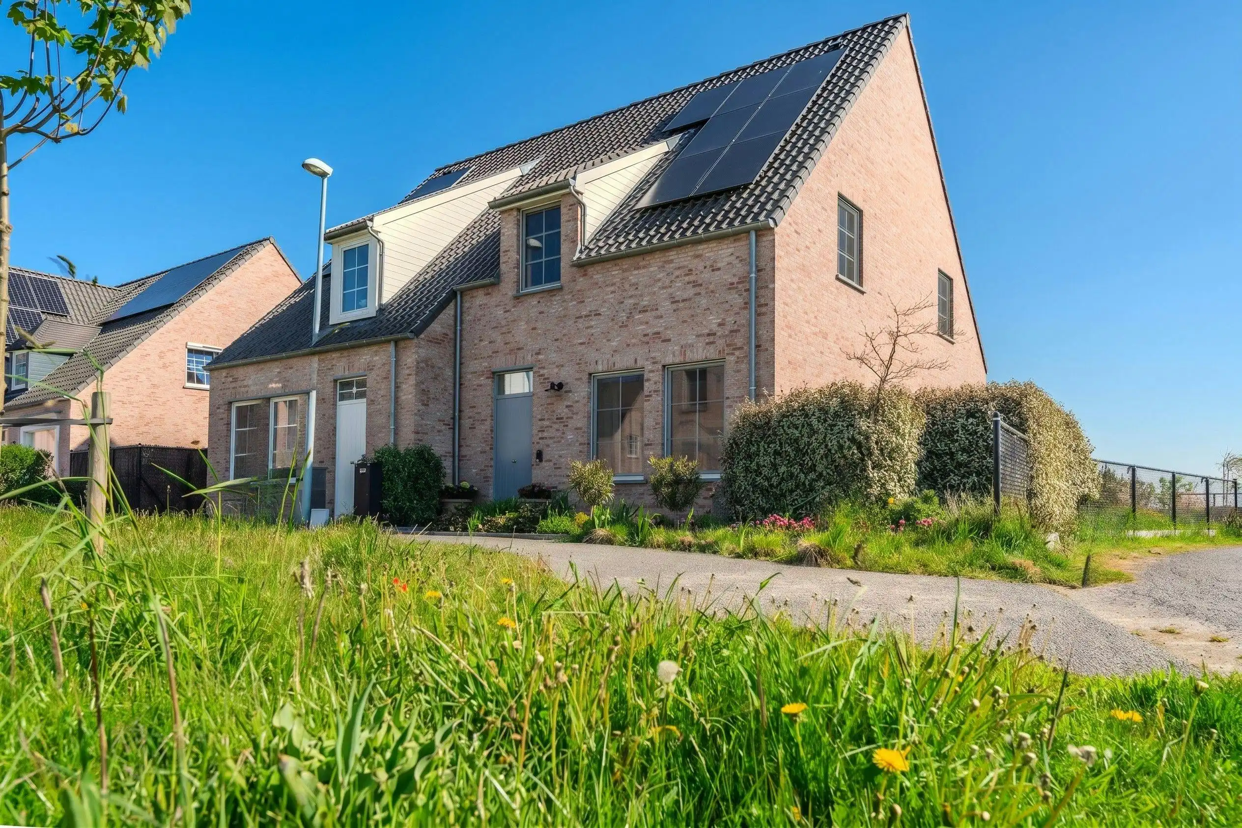 Prachtige woning met 3 slaapkamers en uniek open zicht! foto 8