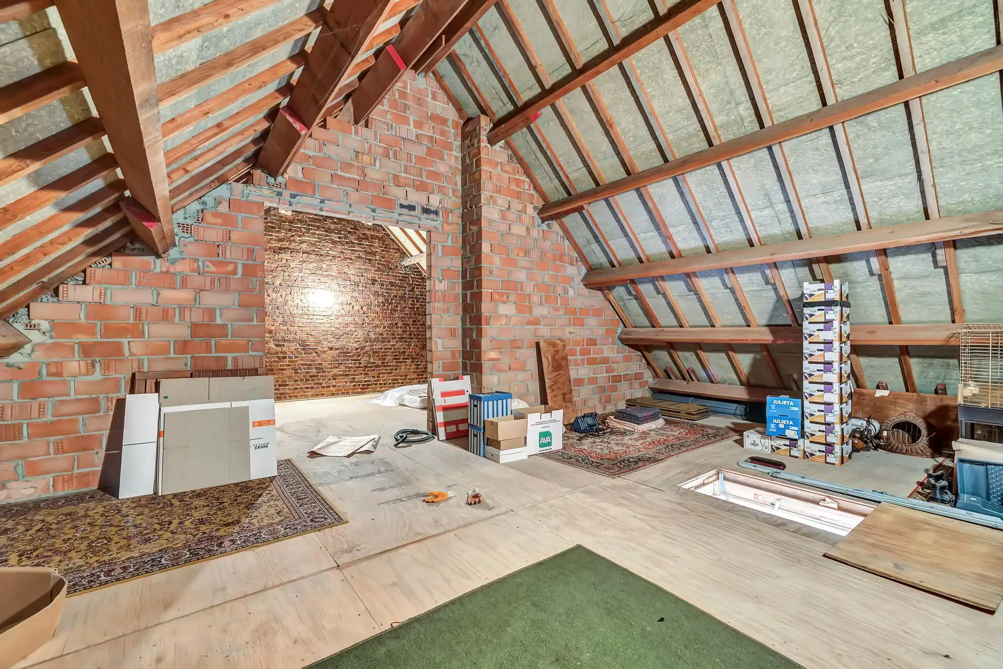 Karaktervolle gezinswoning met bouwgrond en veel potentieel foto 24
