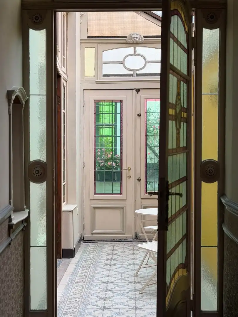 heel authentieke Brugse woning met kleine garage en 2 terrassen + vergunning voor gastenkamer foto 5