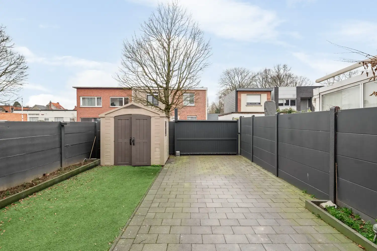 Ruime woning met studio, terras en tuin te koop in Wommelgem! foto 7