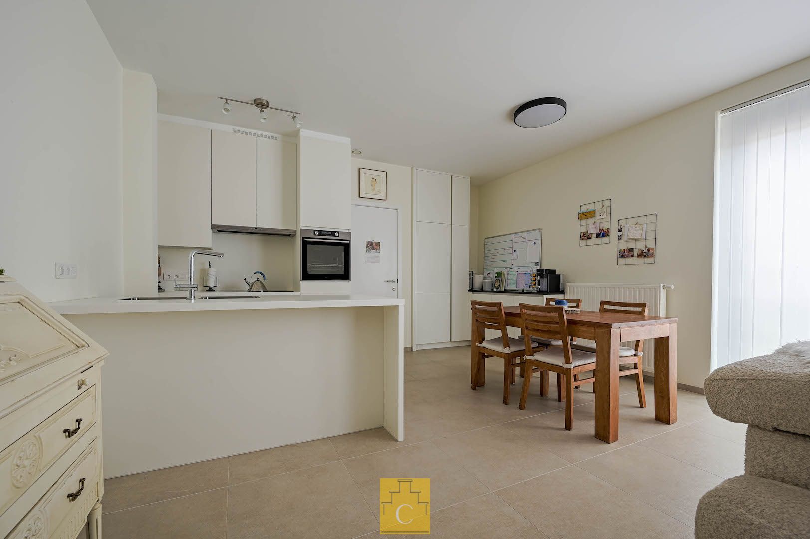 recente hippe flat op een historische site met mooie binnentuin in de schaduw van de Sint-Gilliskerk foto 7