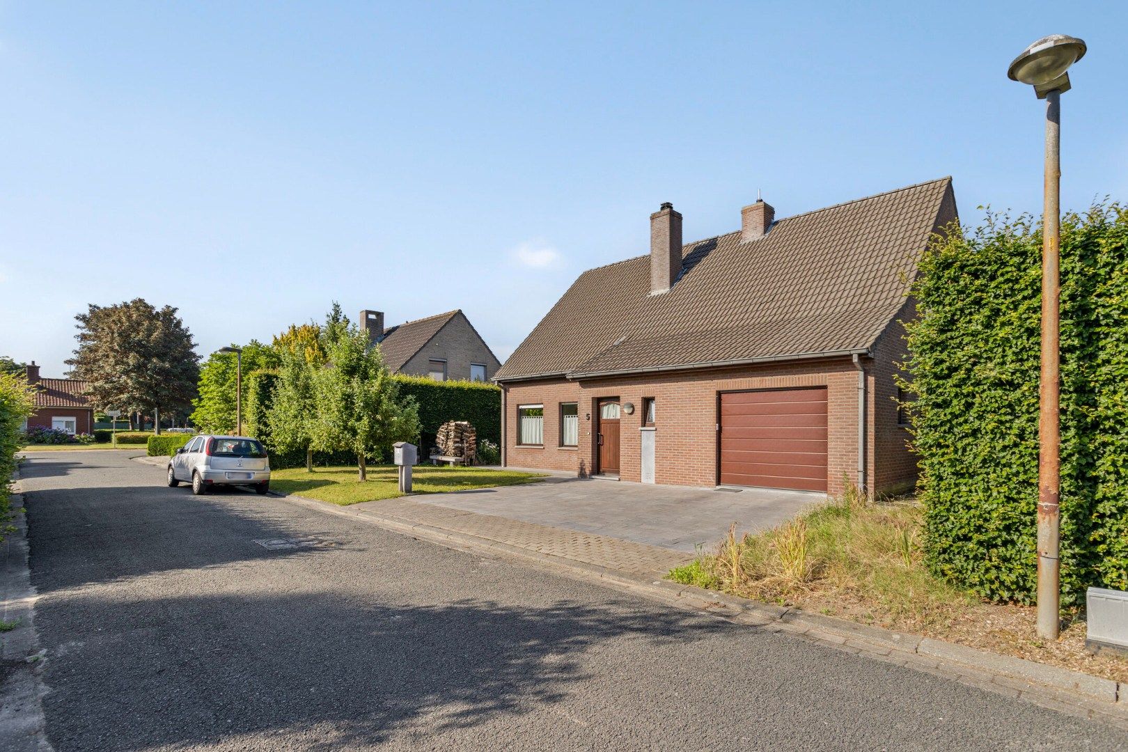 Heel ruime woning met 6 kamers in een oase van rust! foto {{pictureIndex}}