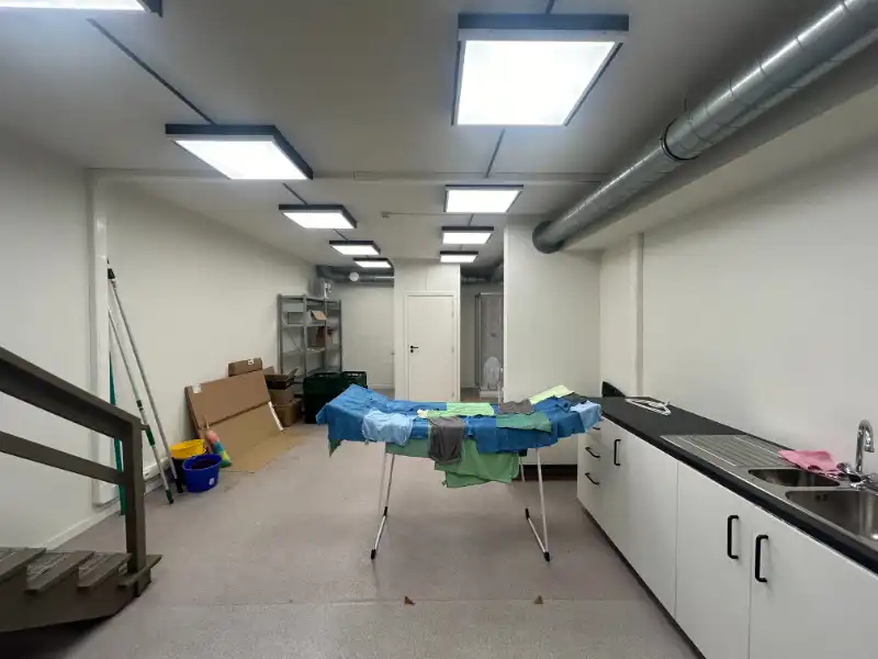 Instapklare winkelruimte op commerciële locatie hartje Gent foto 14