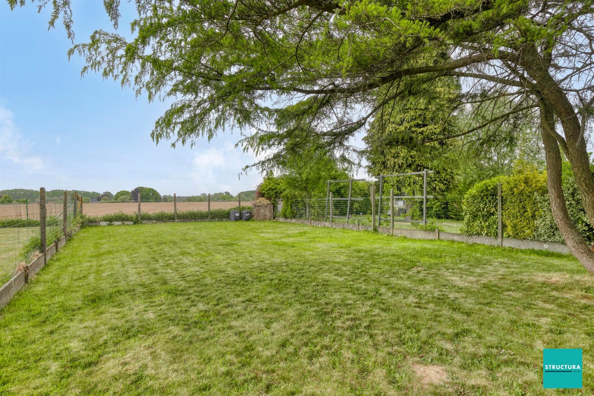 Ruime 4-SLK Woning in Denderhoutem, 235m² Woonopp. foto {{pictureIndex}}