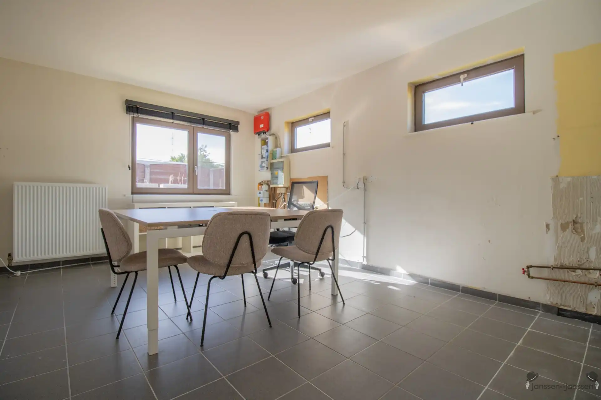 HOB met 3 slaapkamers en uitpandige garage op 501 m² foto 6