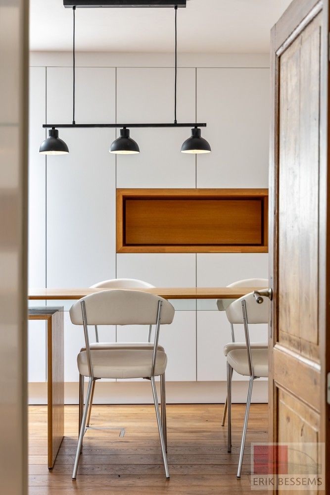 Licht op te frissen woning met drie slaapkamers, gelegen in een gezellige woonomgeving. foto 6
