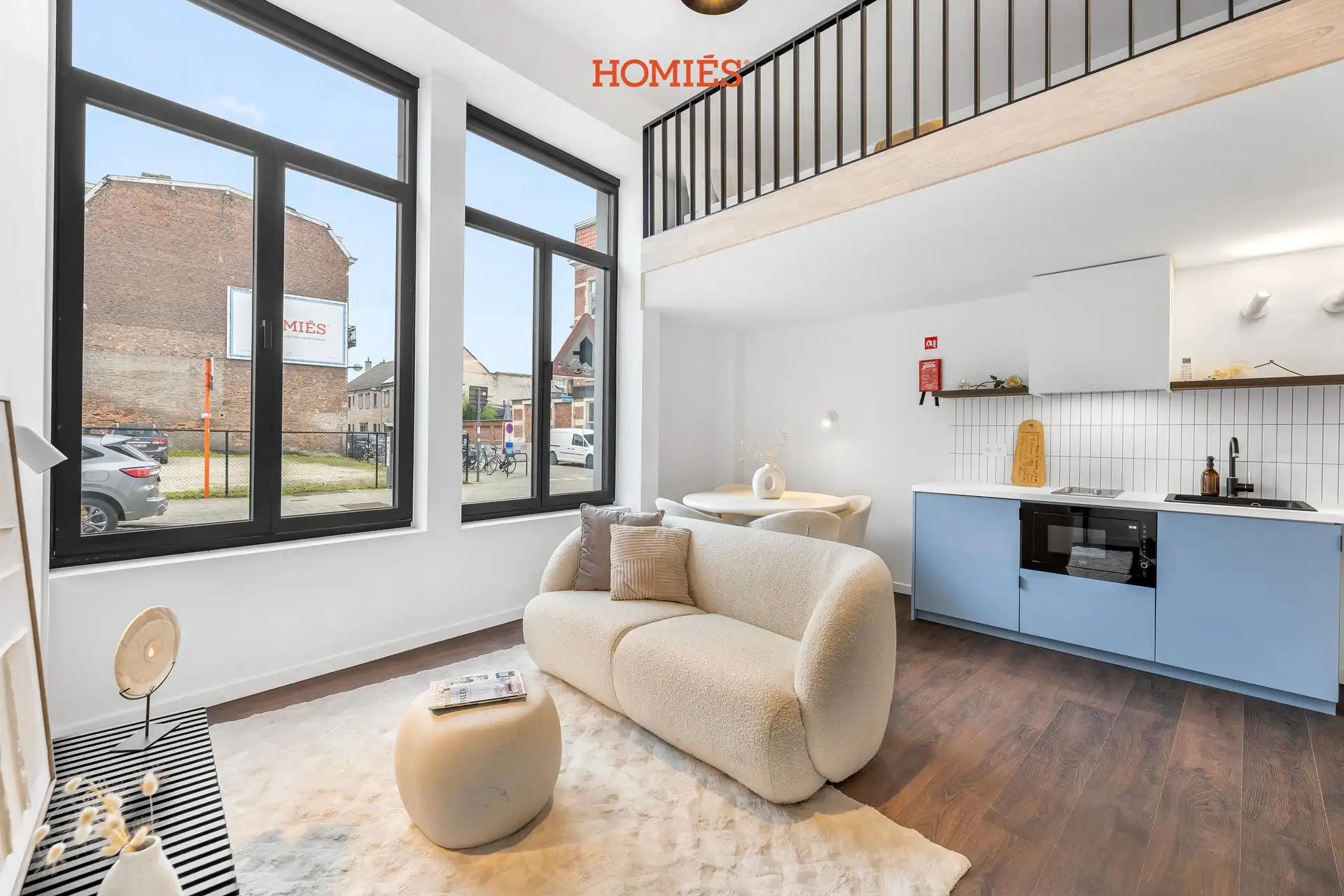 High-end studio (Label A) met mezzanine foto 2