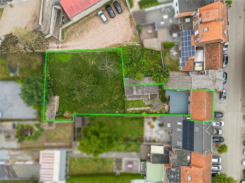 RUIM TE REOVEREN GEZINSWONING OP EEN PERCEEL VAN 8A79CA IN HET CENTRUM VAN SINT-TRUIDEN foto 3