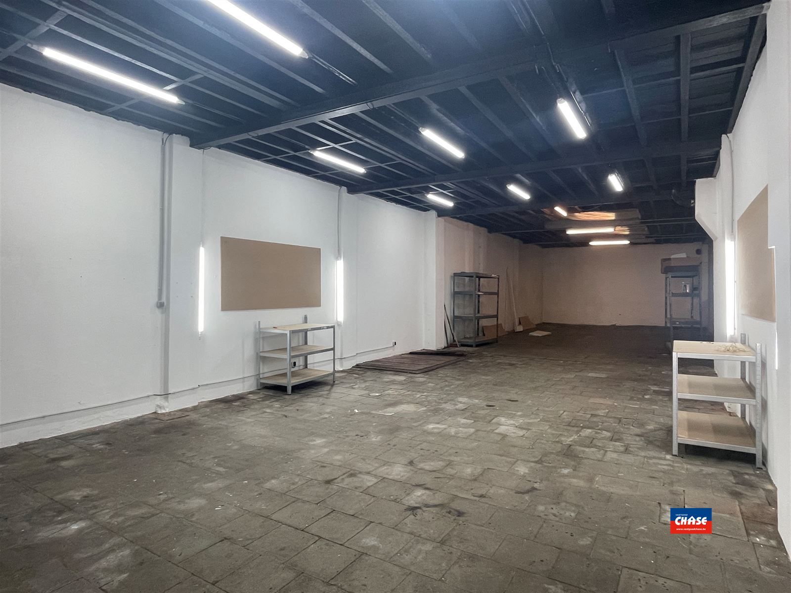 Opslagruimte / werkplaats / magazijn / winkelpand foto 3