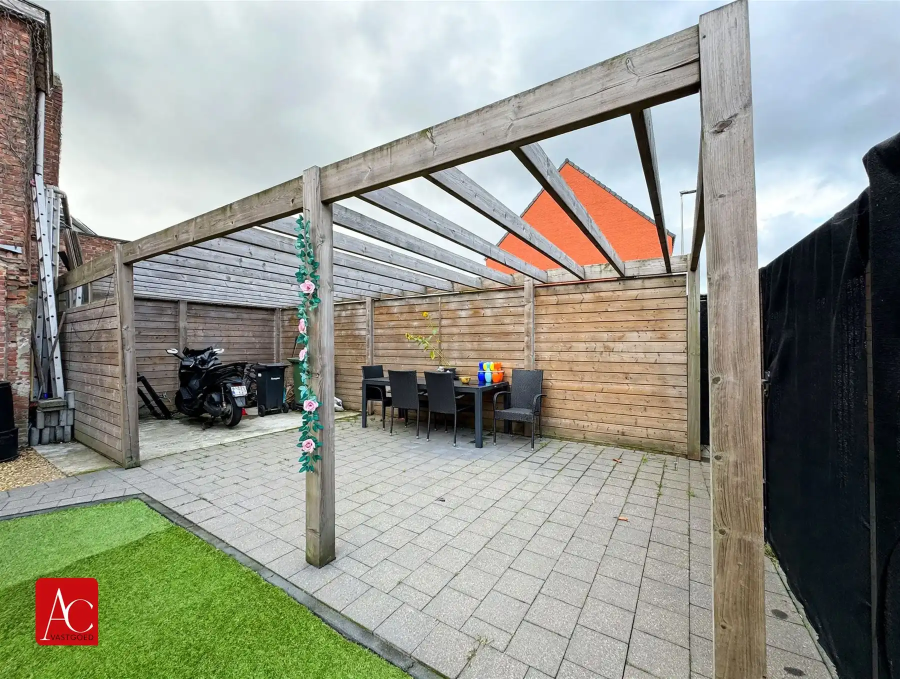 Woning met 5 slaapkamers en terras  foto 16