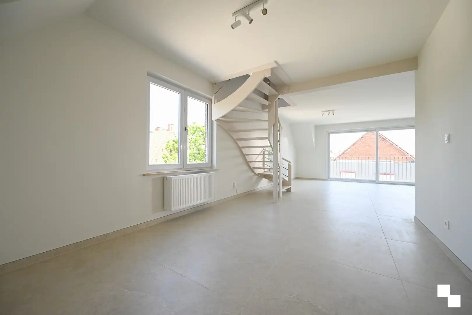 Stijlvol en energiezuinig gerenoveerd duplexappartement in kleinschalige residentie te Emelgem, Izegem foto 7