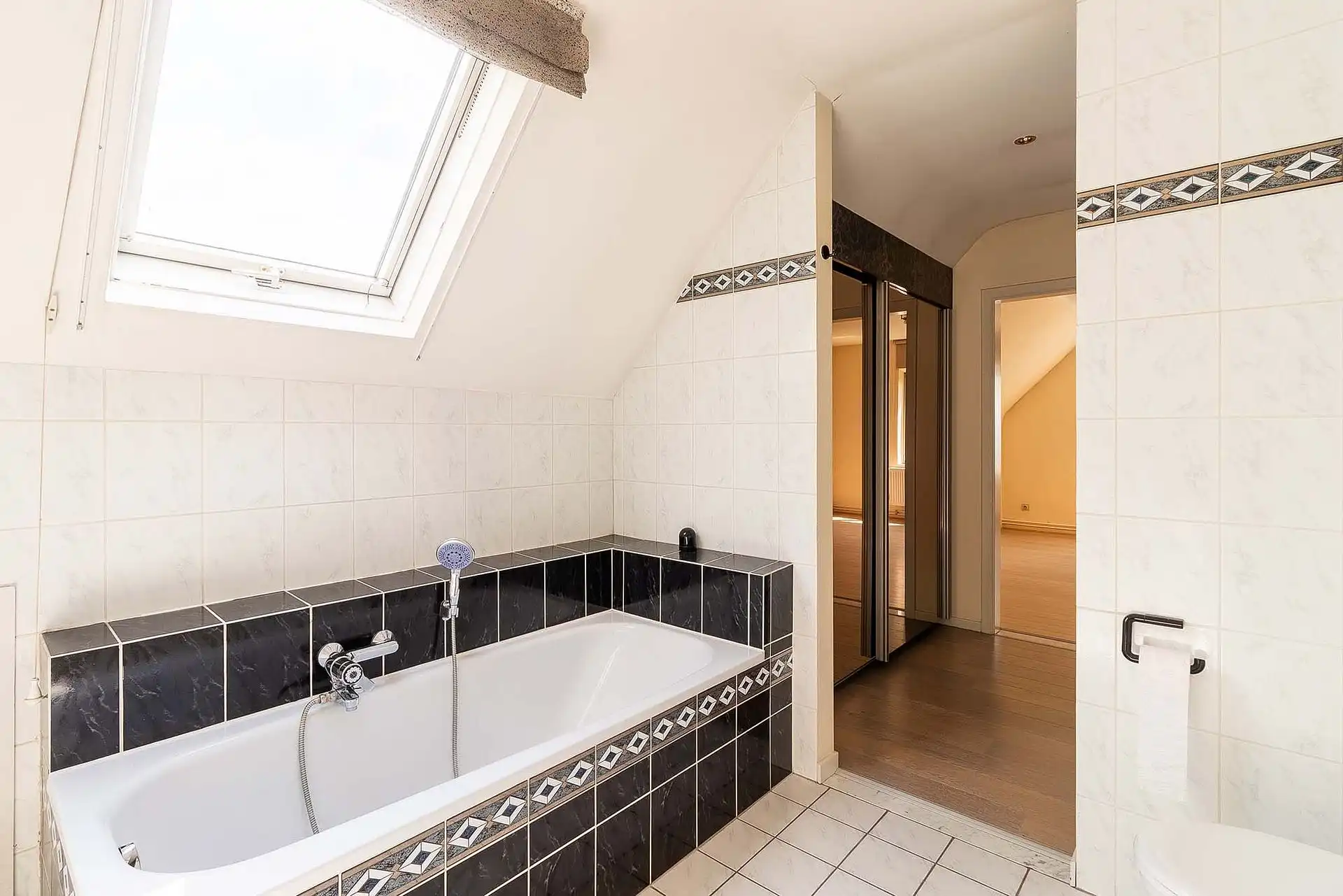 Vrijstaande ruime woning in Hove met 5 slaapkamers foto 17