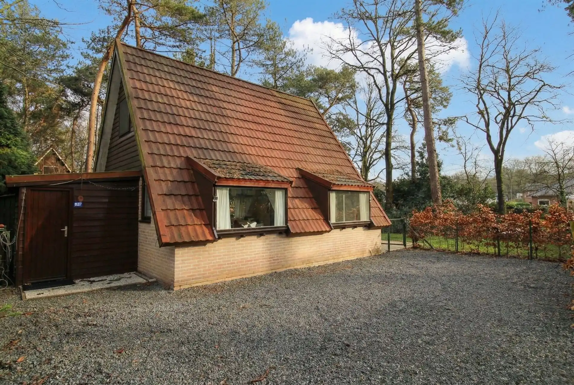 Vakantiewoning met 2 slaapkamers en ruime tuin op vakantiedomein Sonnevijver te Rekem! foto {{pictureIndex}}