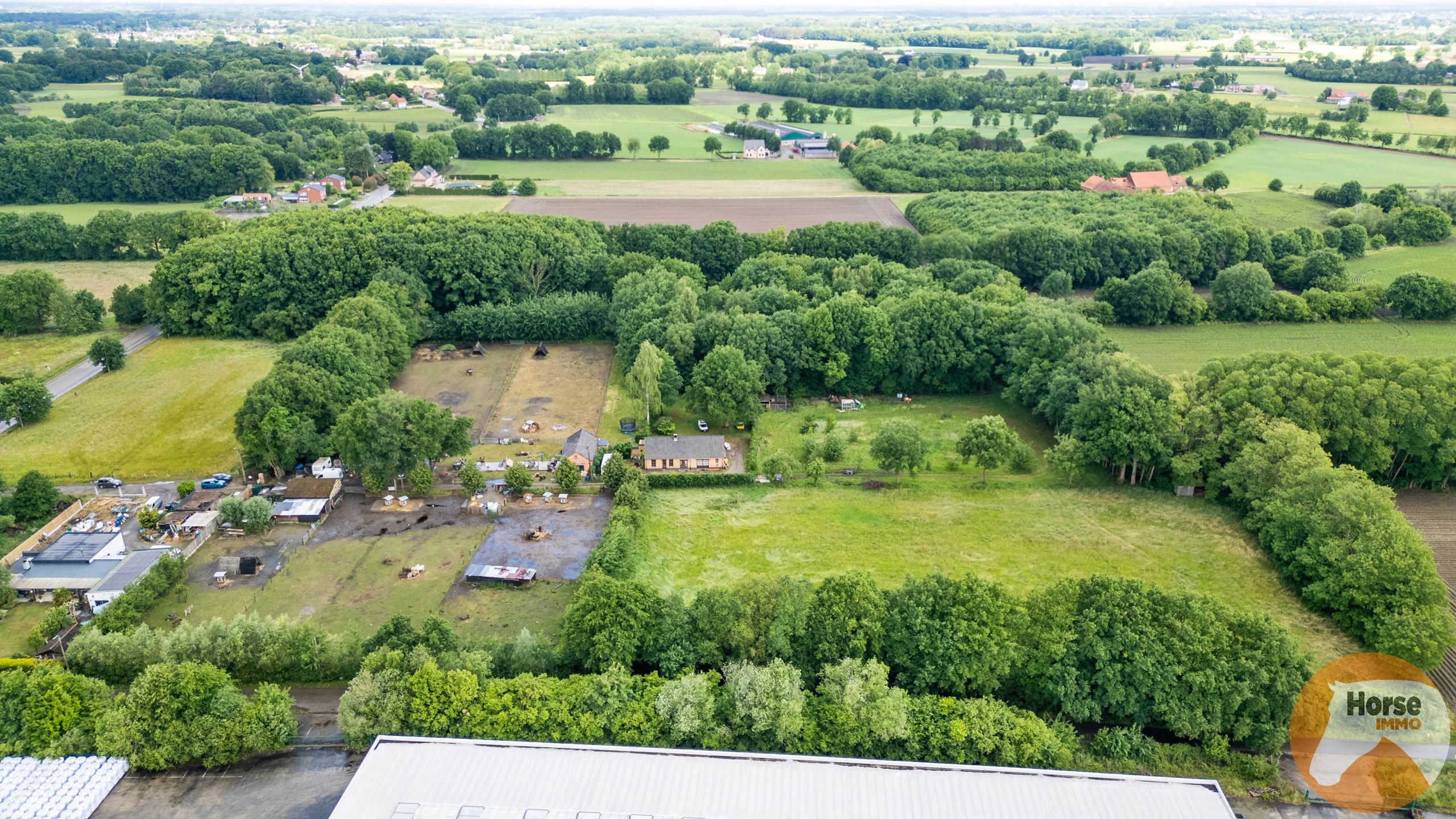 Hoofdfoto van de publicatie: ITEGEM - Rustig gelegen woning en bijgebouw op 2,4Ha