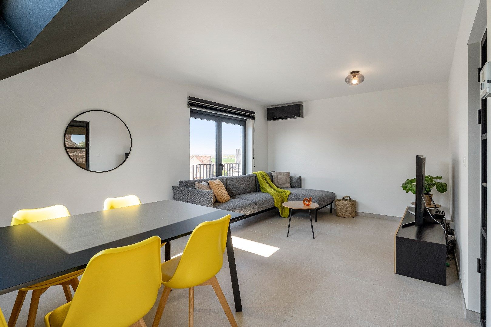 Leuk appartement met 2 slaapkamers, hoogwaardige afwerking en parkeerplaats op wandelafstand van het centrum foto 7