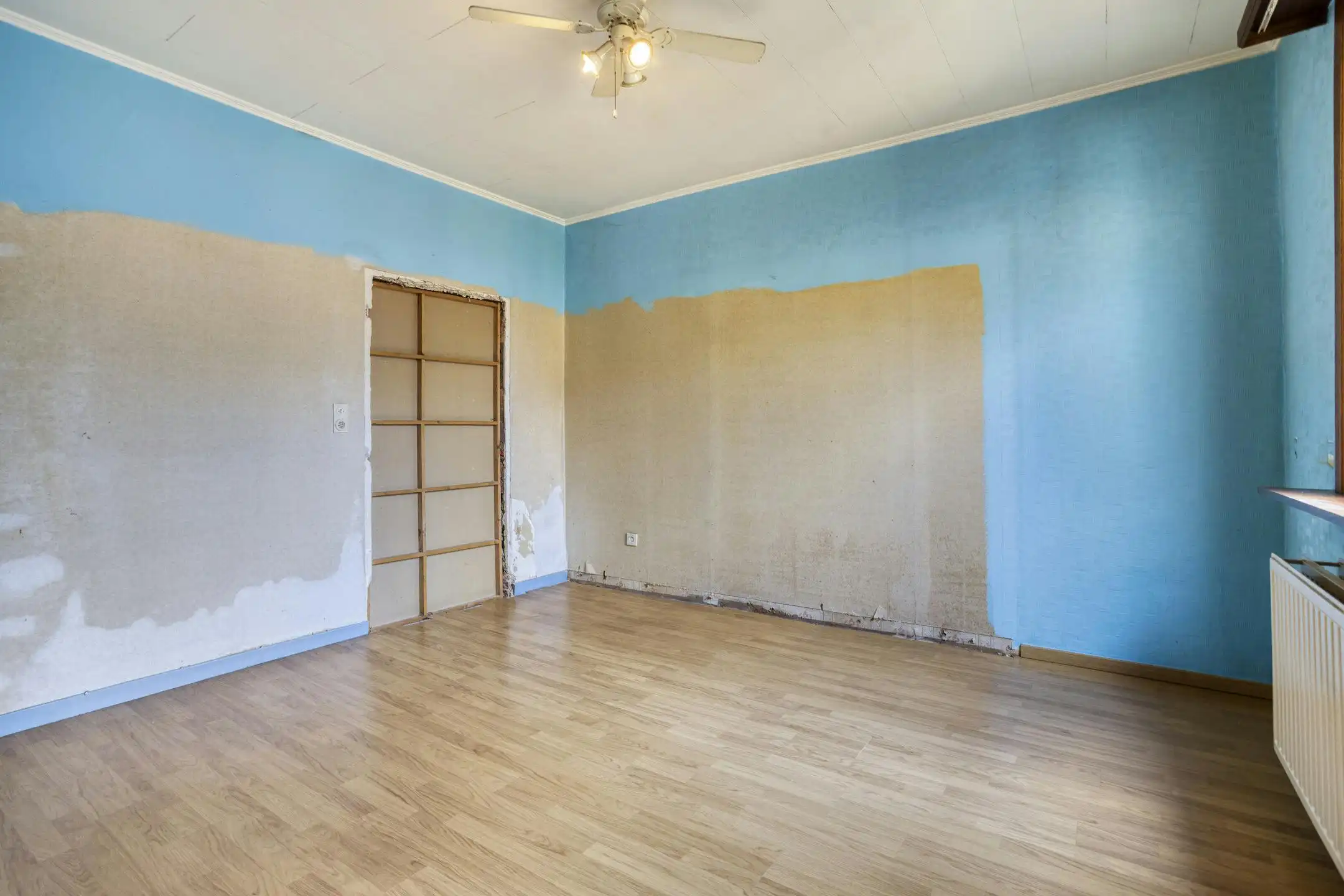 Te renoveren huis met vier slaapkamers en tuin in Kruibeke foto 10