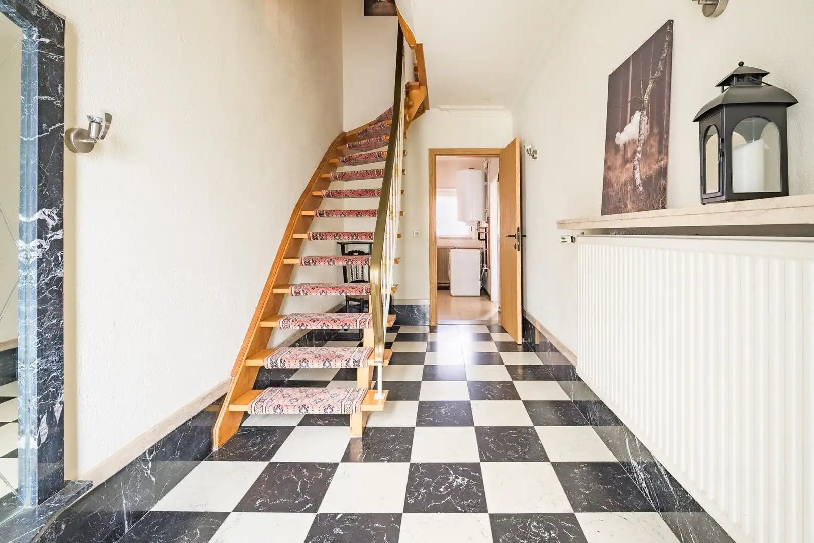 Instapklare woning met garage in een rustige straat! foto 24