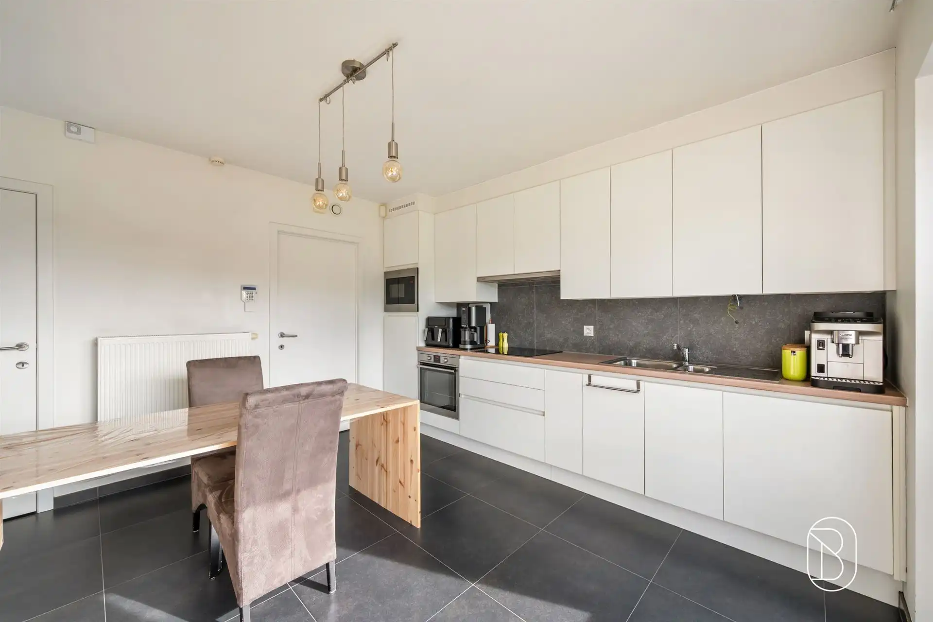 Recente HOB, perfect gelegen in een gewilde woonwijk. foto 11