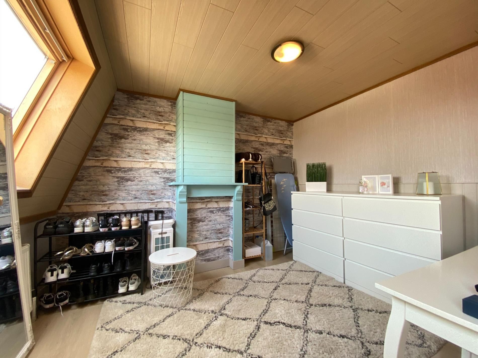 KNUSSE INSTAPKLARE RIJWONING MET TERRAS IN HET HARTJE VAN AARSELE foto 6