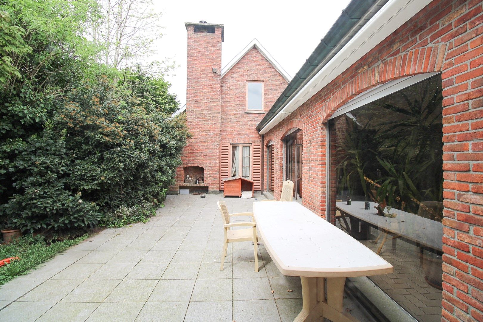 Luxe, ruimte en ontspanning onder één dak – exclusieve villa met zwembad en tennisveld te koop in Beveren! foto 32