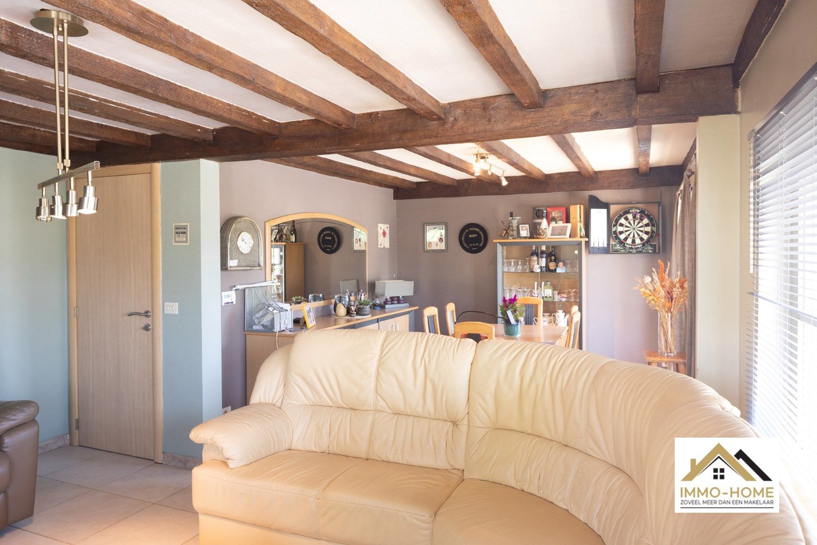 Eigendom( 2 appartementen) met loods en bijzonder veel potentieel foto 9