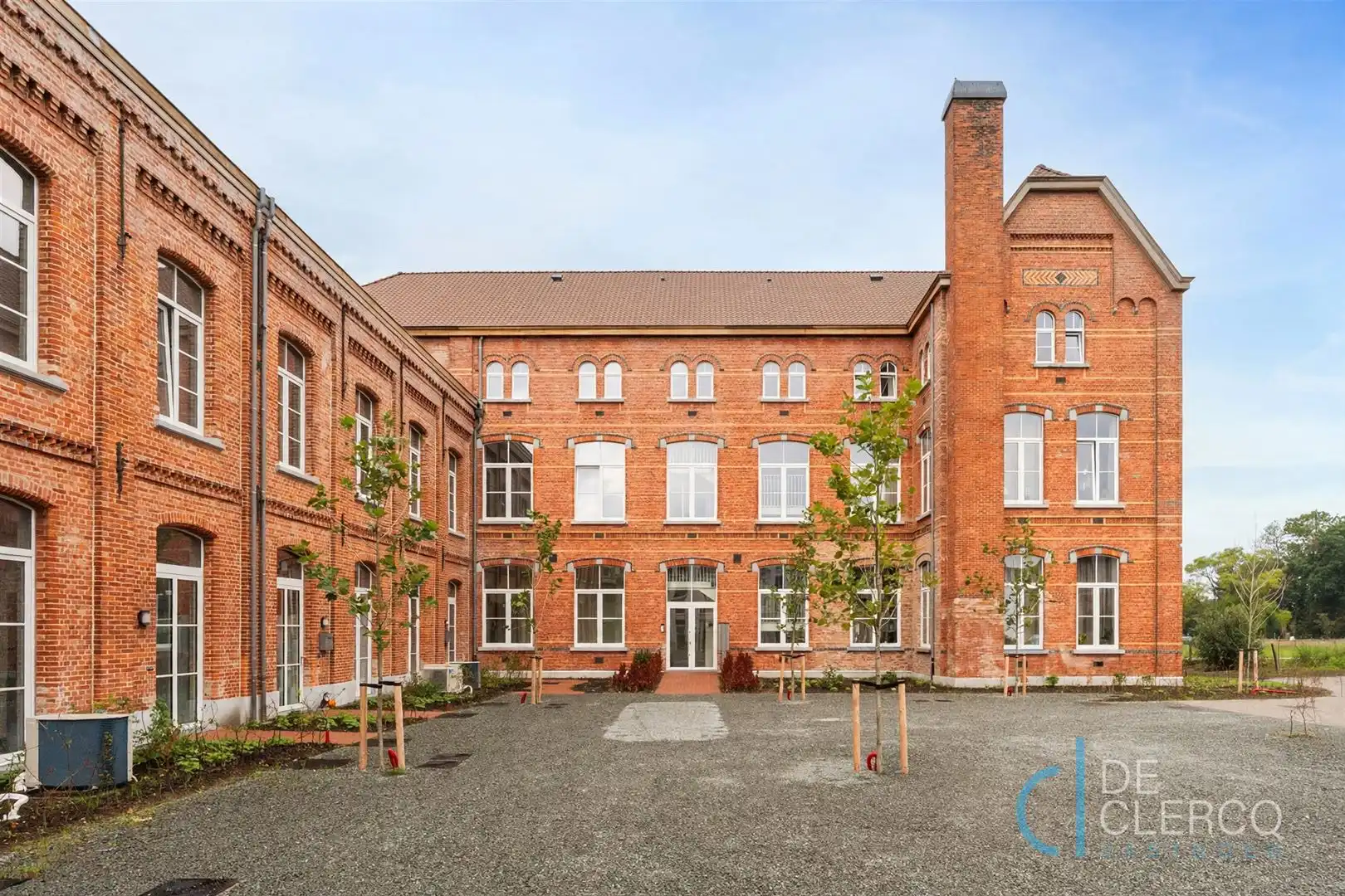 Prachtig, nieuw appartement in authentiek klooster te koop!  foto {{pictureIndex}}
