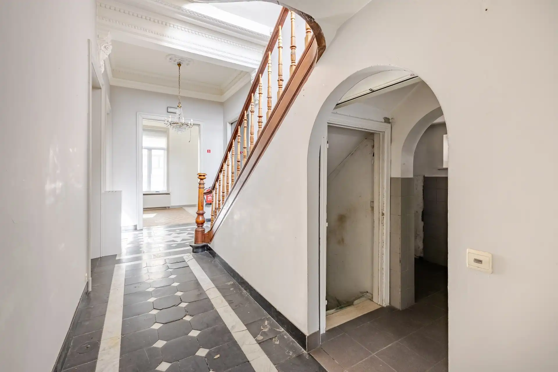 Uniek en uitzonderlijk ruim herenhuis op toplocatie in Aalst  foto 18