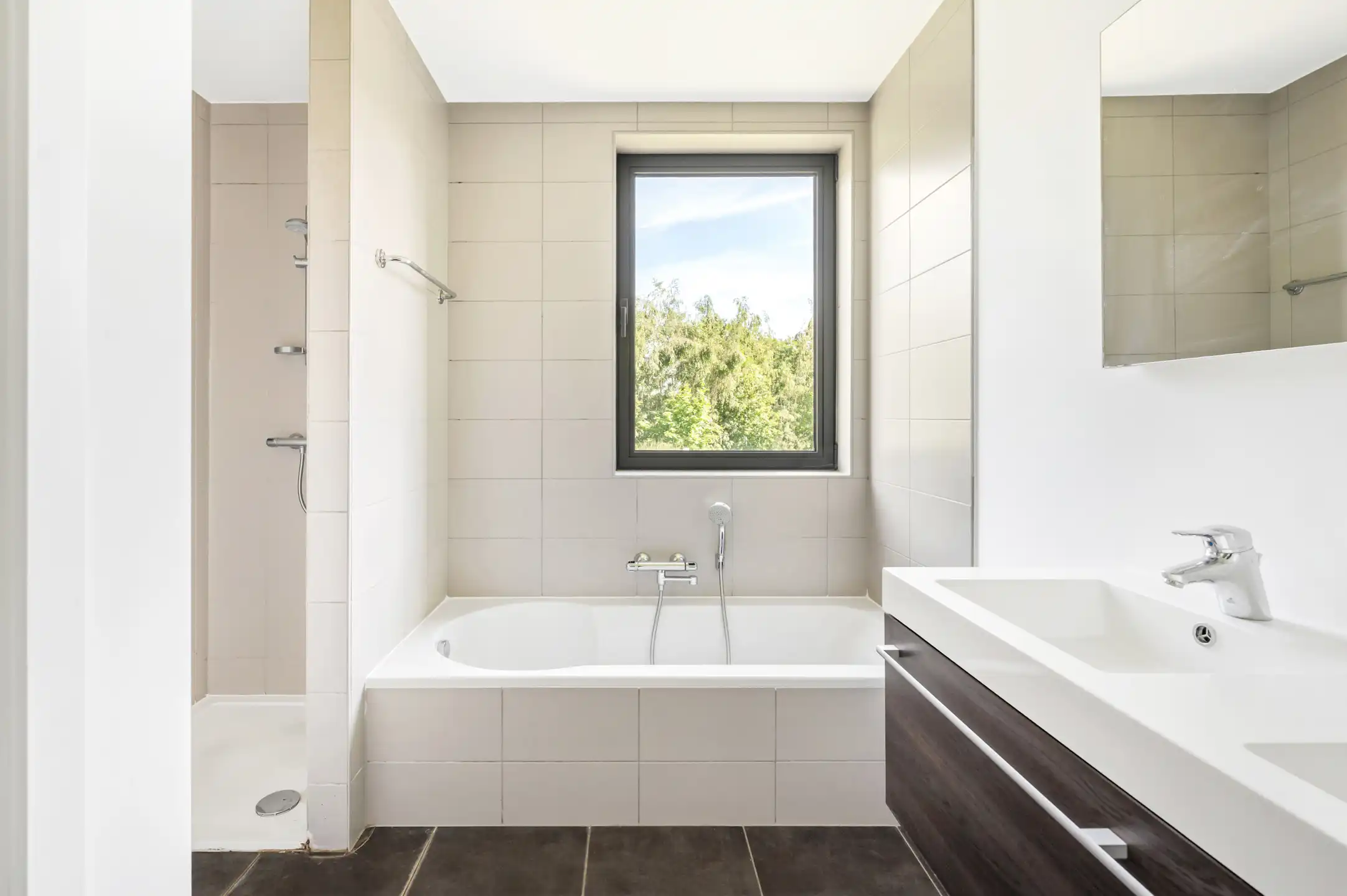 Ruim 3-slaapkamerappartement met zicht op groen foto 13
