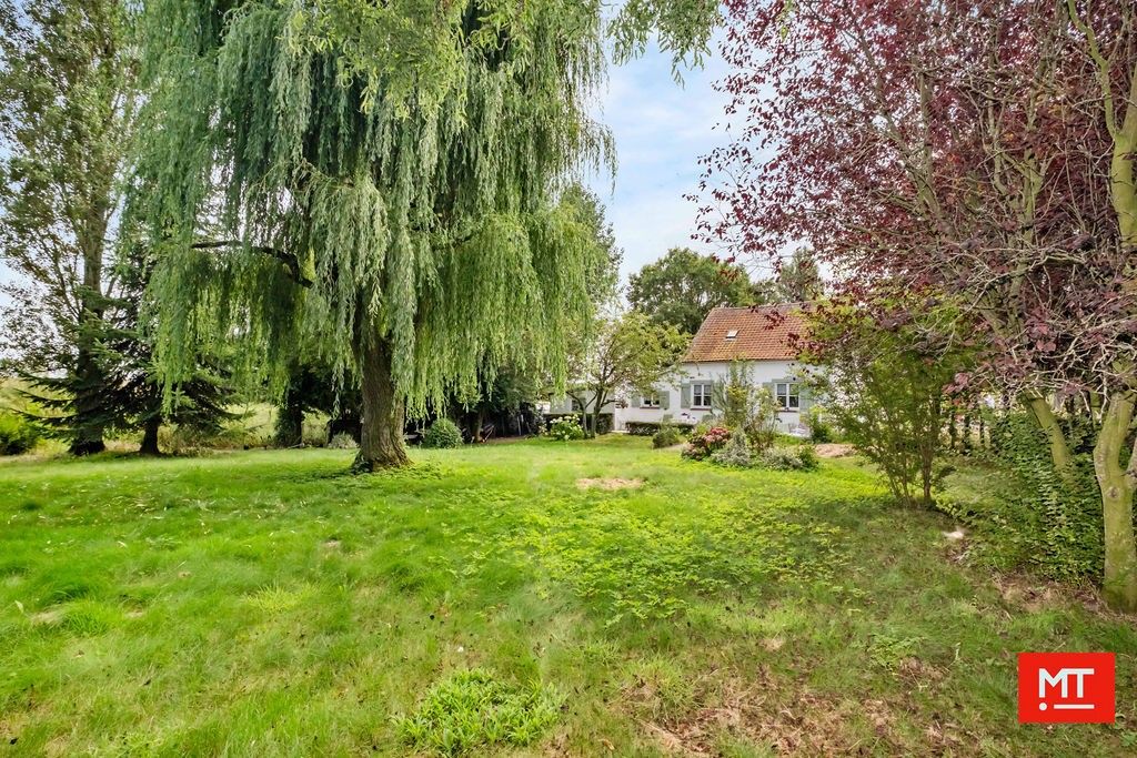 CHARMANTE WONING MET EEN PRACHTIGE TUIN OP EEN LANDELIJKE LOCATIE TE BESELARE foto 8