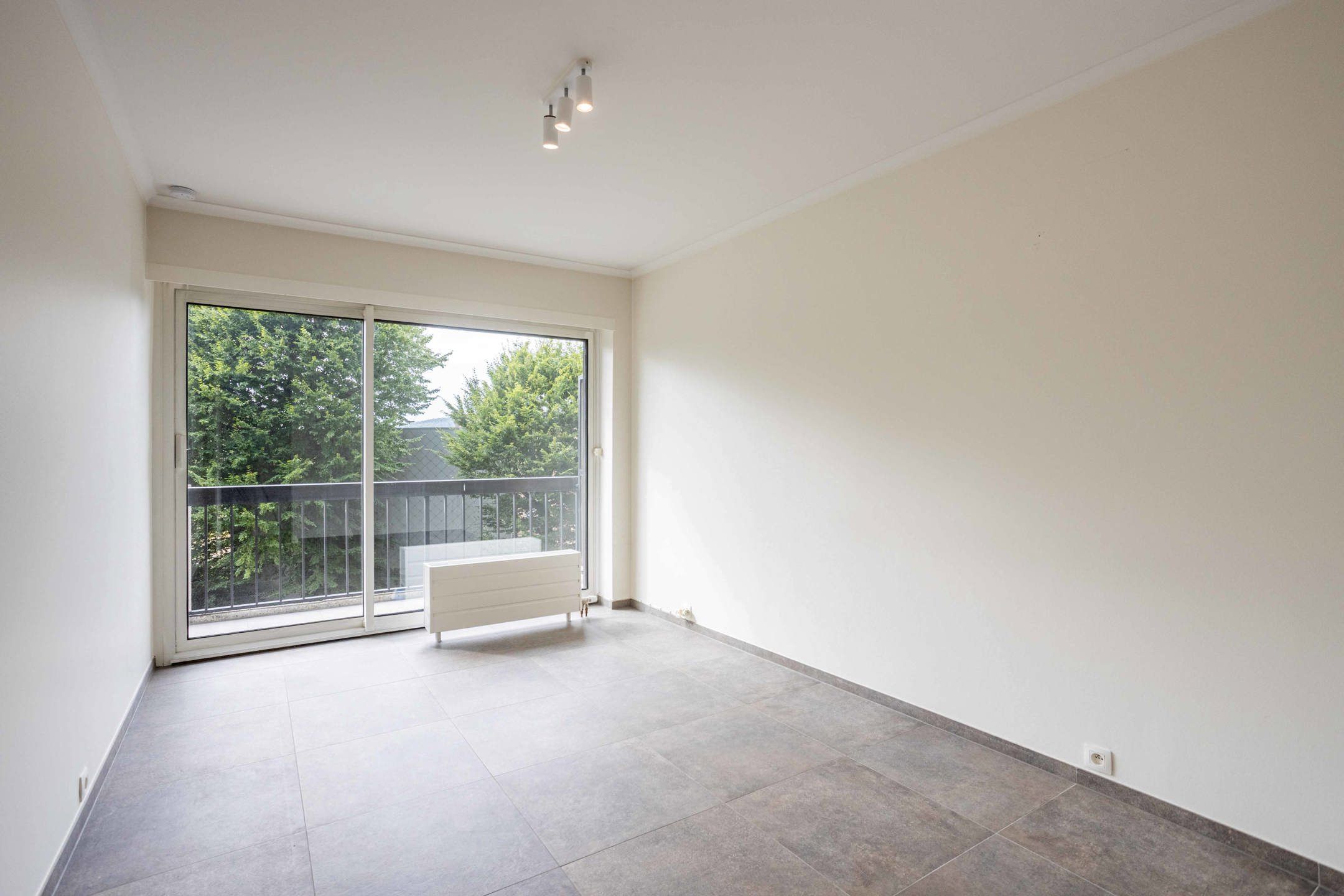 Volledig gerenoveerd lichtrijk appartement foto 11