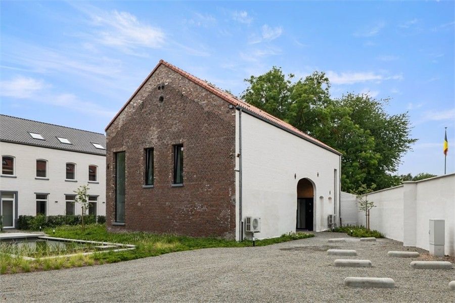 EXCLUSIEF WONEN IN EEN GERESTAUREERDE VIERKANTSHOEVE foto 21