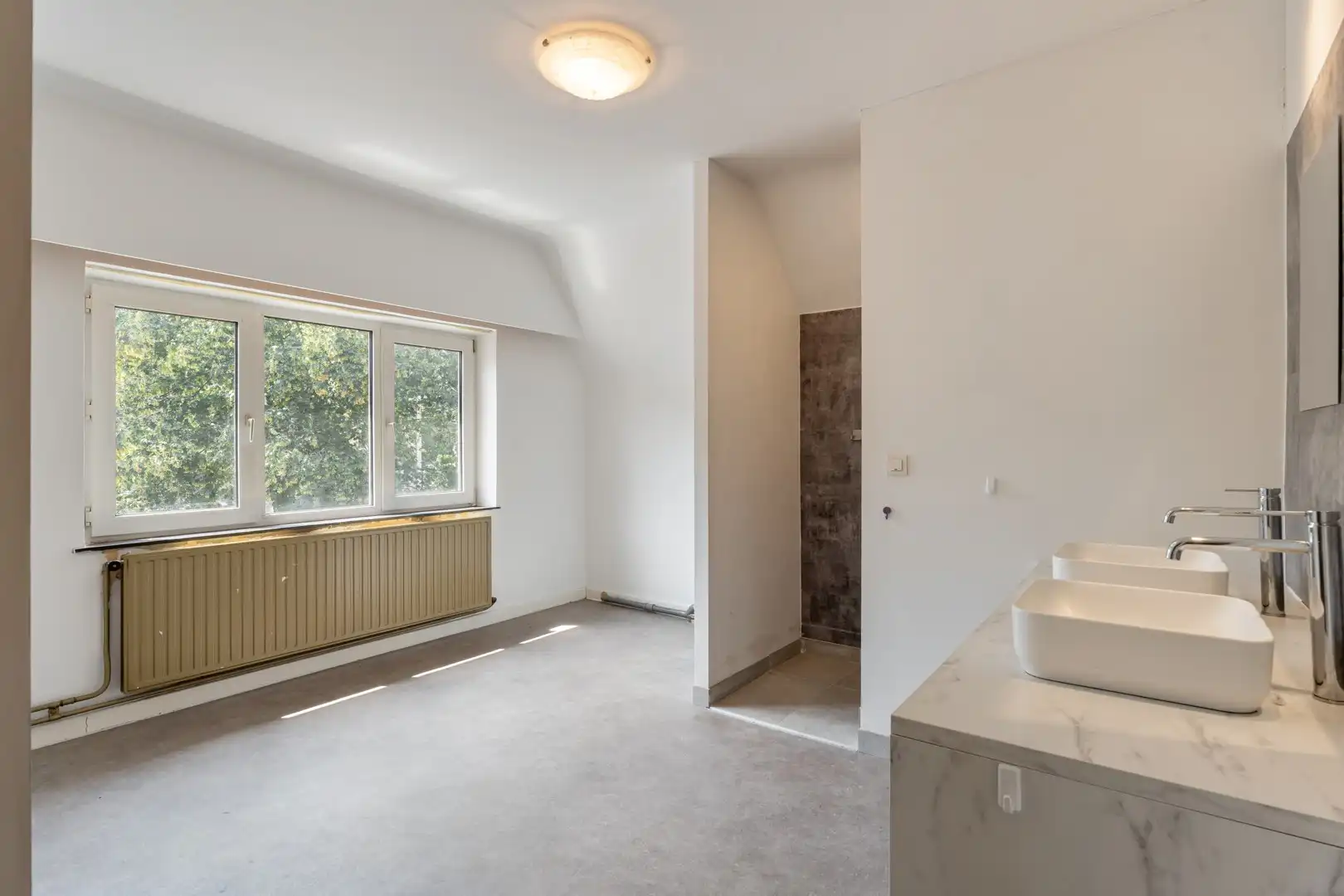 Op te frissen woning met 4 slaapkamers in Genk (Bret) foto 16