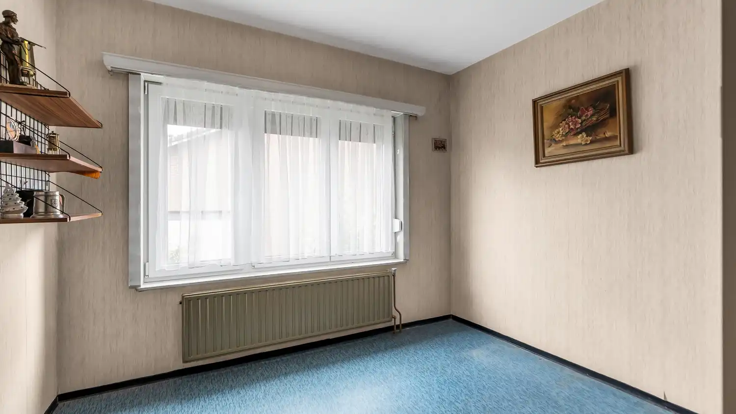 Charmante open bebouwing met veranda, garage en ruime tuin op 860 m² foto 11