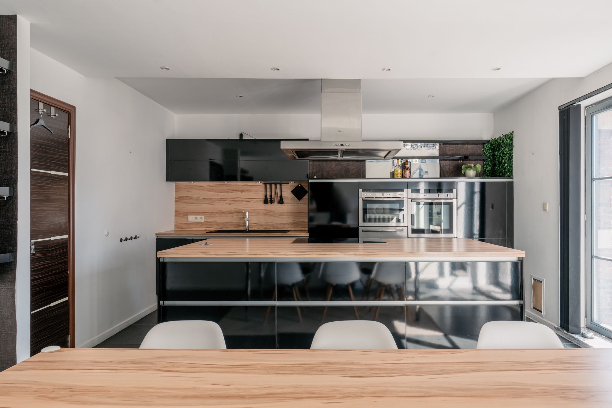 Eigen voordeur en 2 verdiepingen: appartement dat aanvoelt als een woning aan het populaire Professor Claraplein foto 3