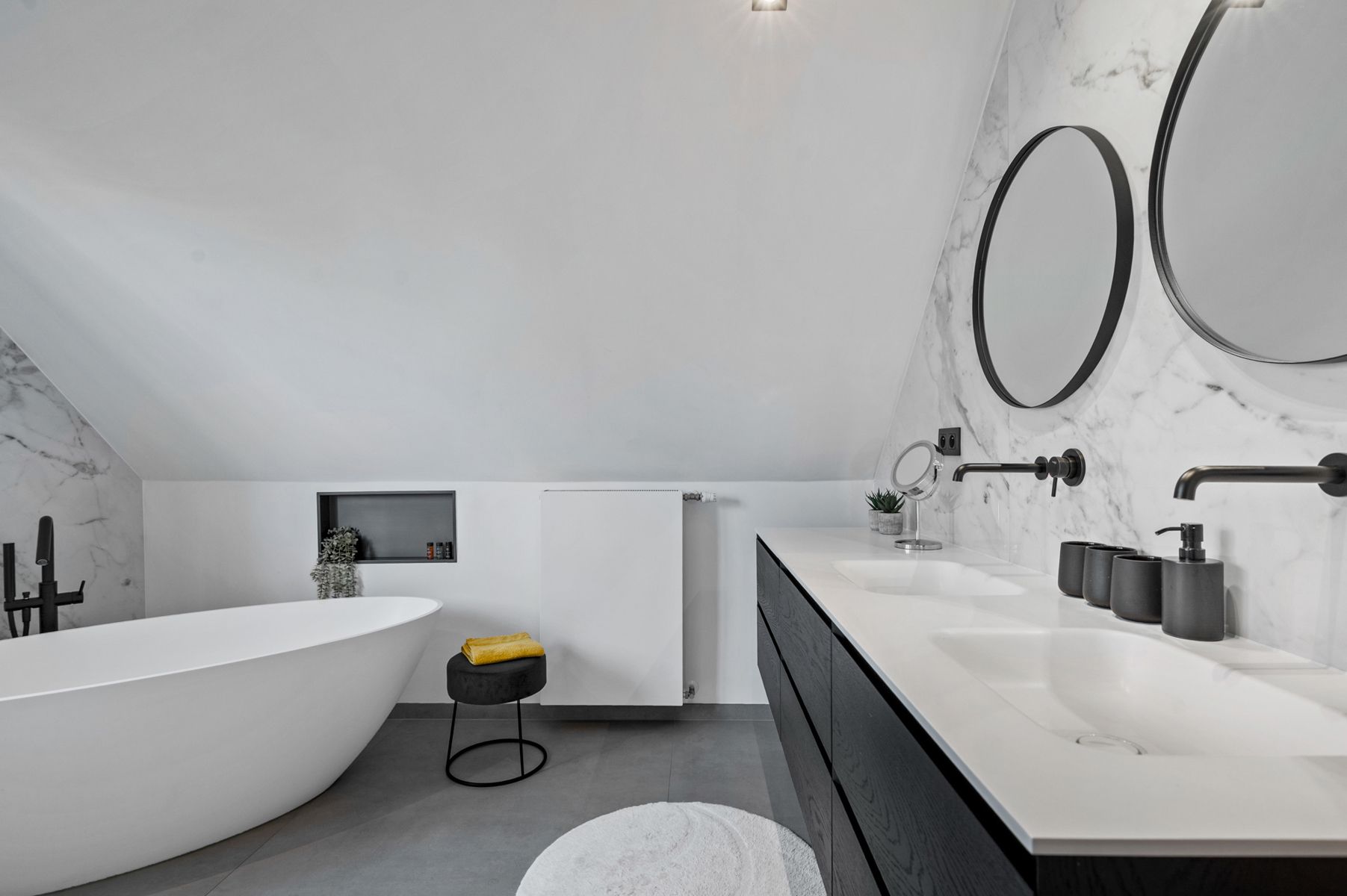 IN OPTIE - Energiezuinige villa met zwembad in een doodlopende straat. foto 18