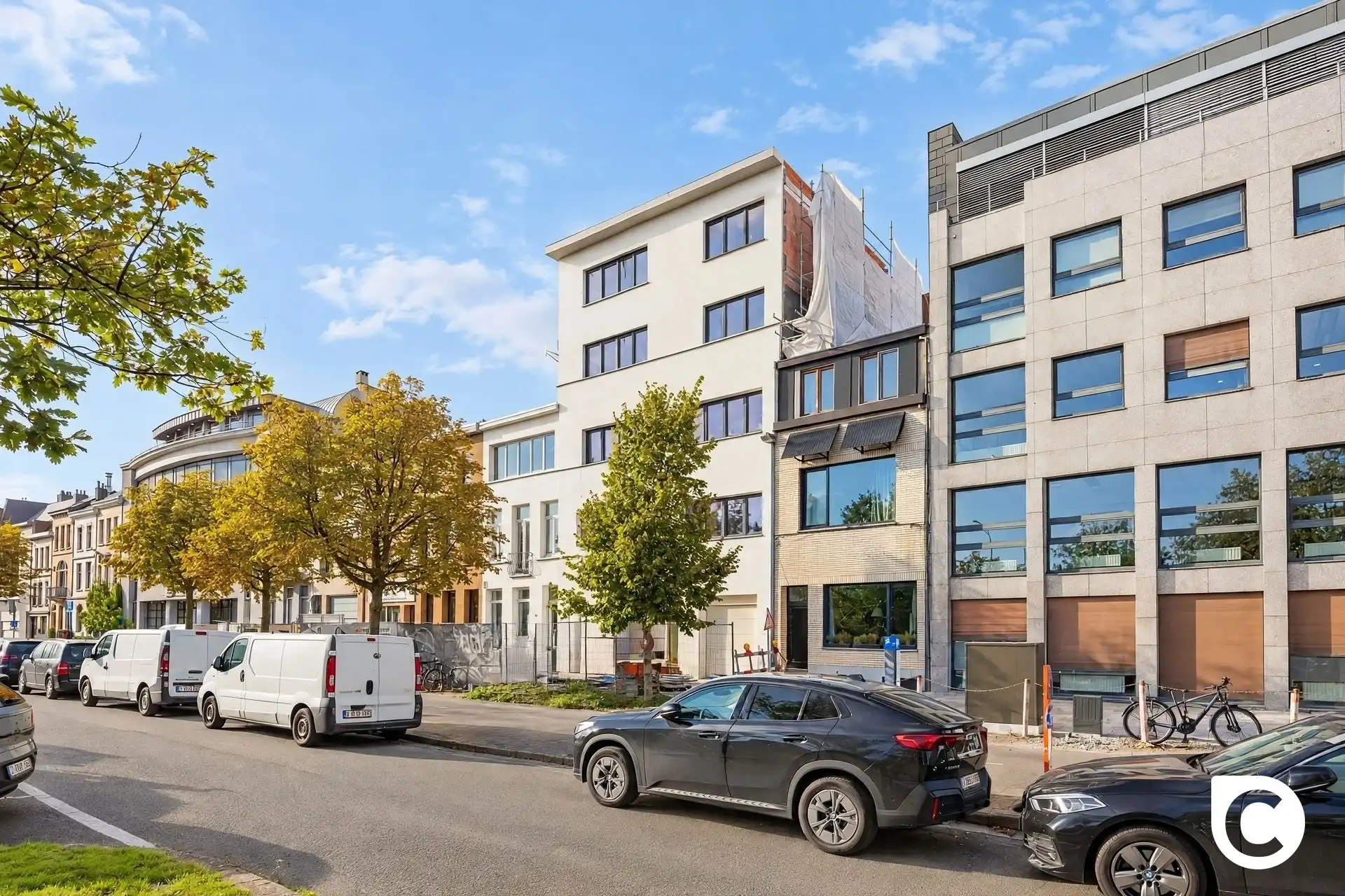 Hoogwaardig gerenoveerd 2 slpk app met terras foto 17