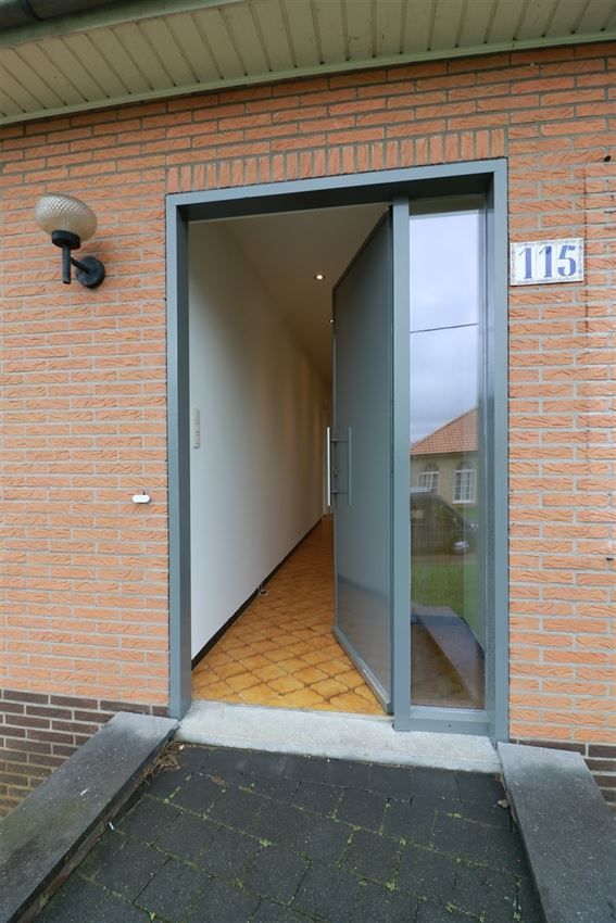 Uniek gelegen woning met 1 grote en 2 kleine slpk., rustige tuin foto 22