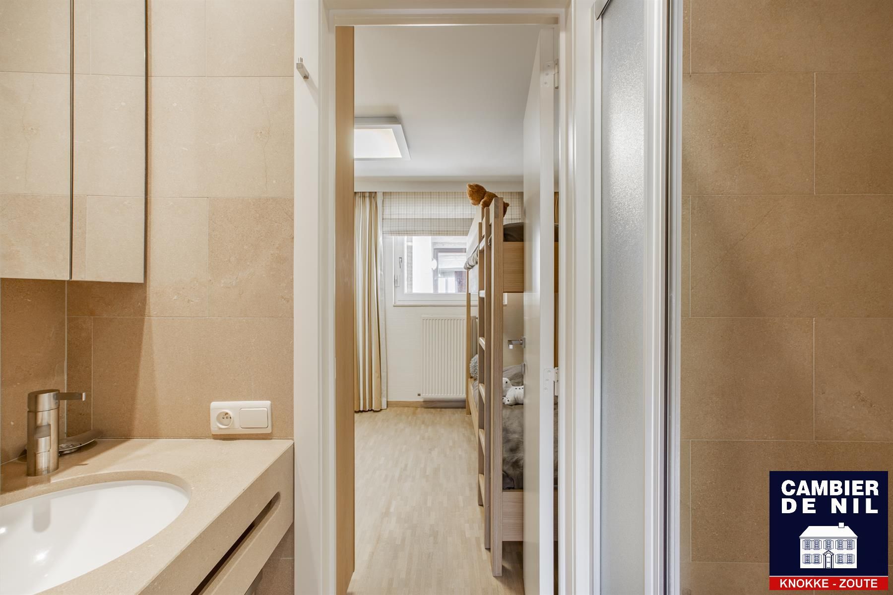 Gemeubeld appartement met 3 slaapkamers met adembenemend zeezicht  foto 15